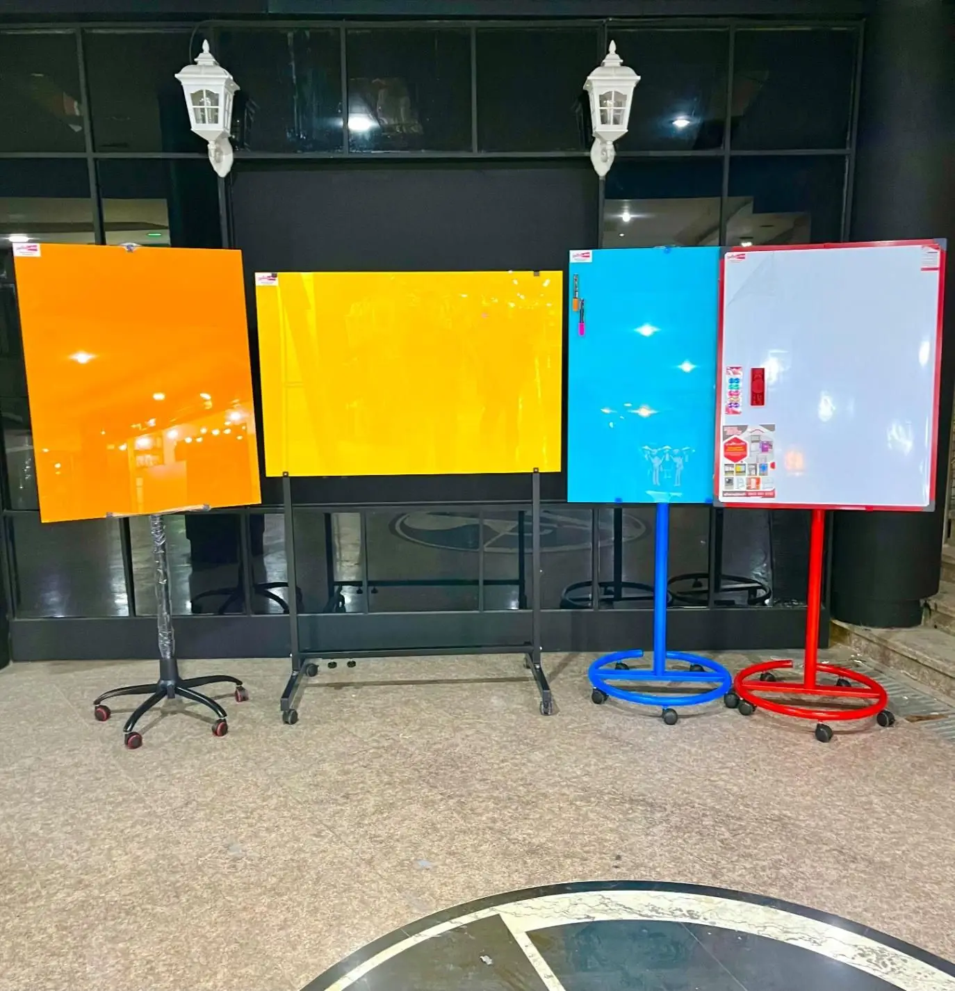 خرید گلس برد پایه دار